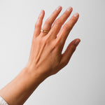 Maria Sørensen tilbyder moderne forlovelsesringe og vielsesringe med rustik overflade i guld, diamanter og organiske former. Smykkerne kan ofte laves af dit eget guld og diamanter. Guldsmed i København der tilbyder speciallavede smykker og organiske, tidsløse designs.